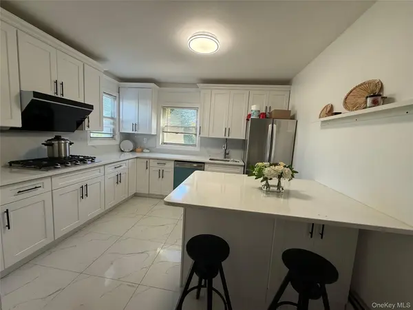 69-34 184th ST, Fresh Meadows, NY 11365