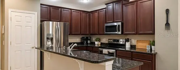 31 CANTERBURY BELL DR, Oviedo, FL 32765