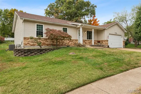 2772 Flameglow DR, Oakville, MO 63129