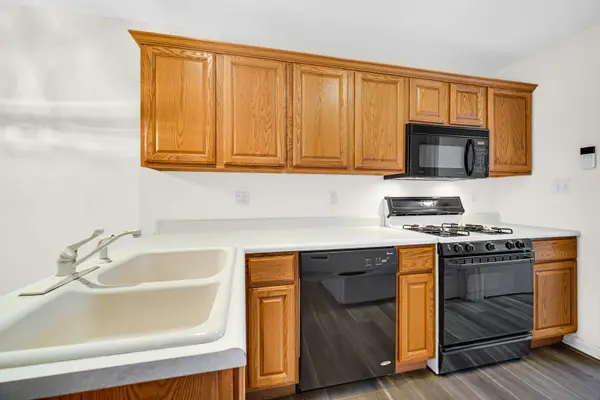 8825 Park Place DR, Highland, IN 46322