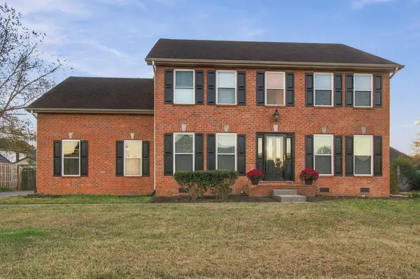 2323 Molly Trl, Murfreesboro, TN 37128