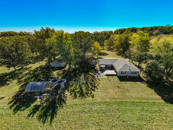 1446 Chapel RD, Willow Springs, MO 65793