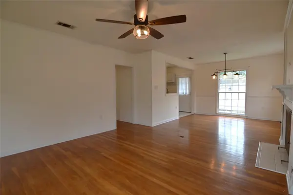 202 S Porter ST, Lampasas, TX 76550