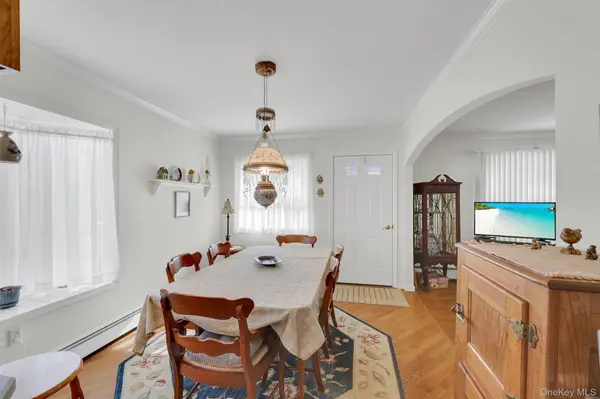 20 Apple LN, Westbrookville, NY 12785