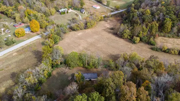 3074 Robert Skelley Rd, Columbia, TN 38401
