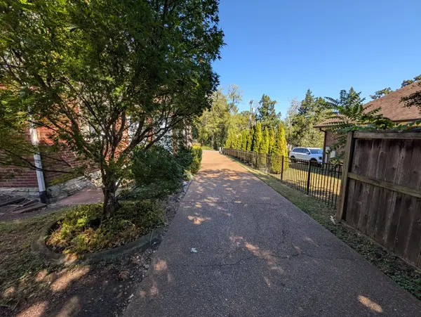 1003 Battlefield Dr, Nashville, TN 37204