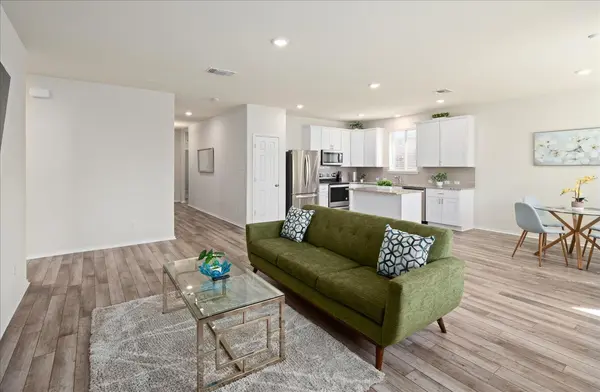 212 Gunther WAY, Taylor, TX 76574