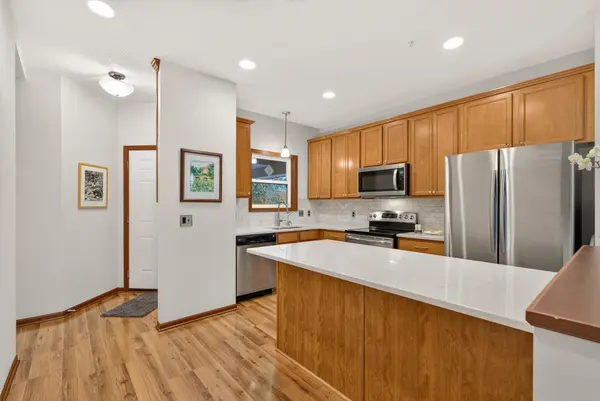 9525 Roosevelt DR, Chanhassen, MN 55317