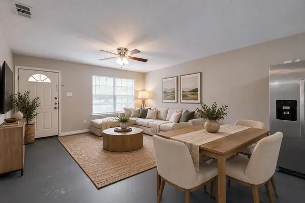 206 Hall DR #A, Elgin, TX 78621