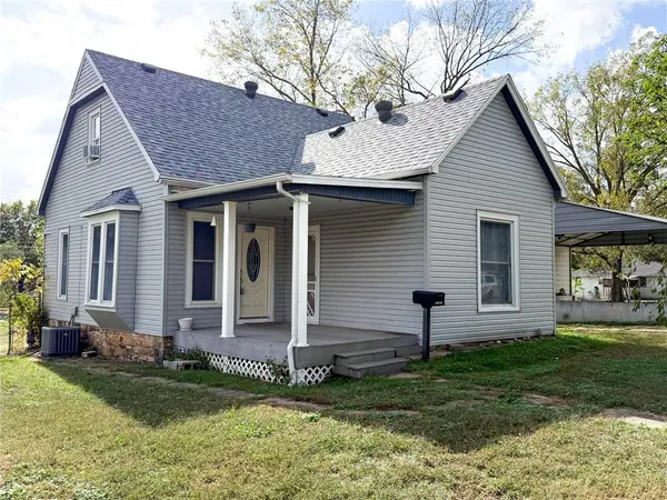 220 W Hightower ST, El Dorado Springs, MO 64744