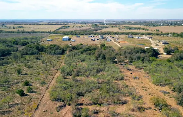353 Littig RD, Elgin, TX 78621