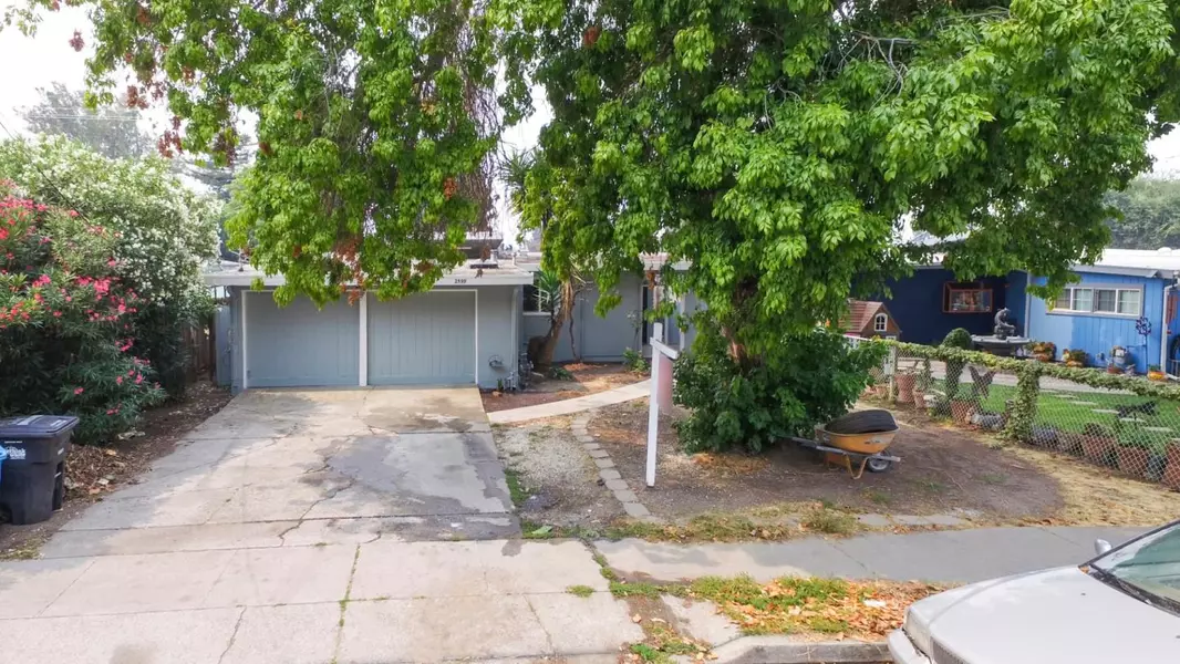 2569 Annapolis ST, East Palo Alto, CA 94303