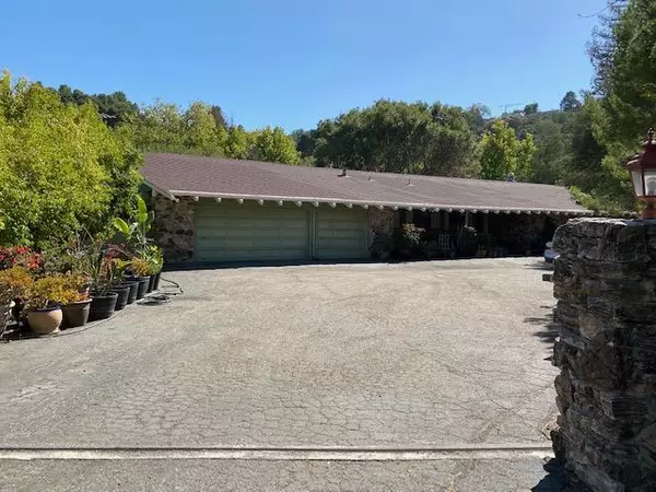 11000 Magdalena RD, Los Altos Hills, CA 94024