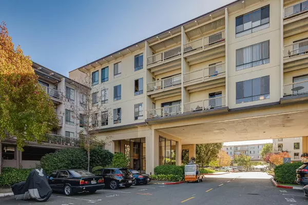 Emeryville, CA 94608,6 Commodore 349