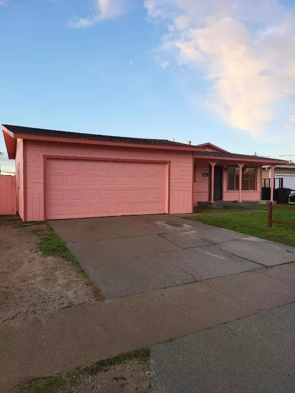 1239 Hawaii PL, Salinas, CA 93905