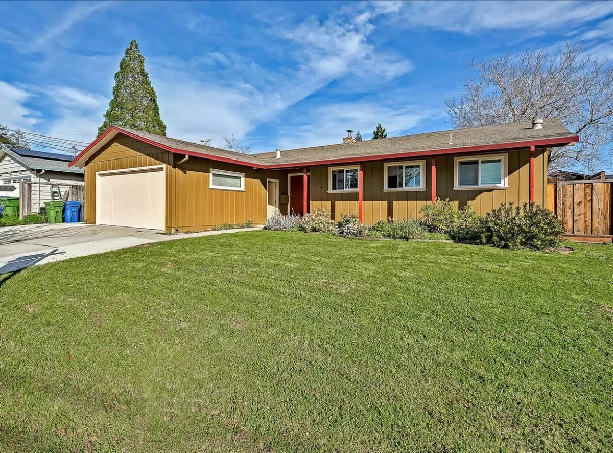 Santa Cruz, CA 95065,5048 Thurber LN