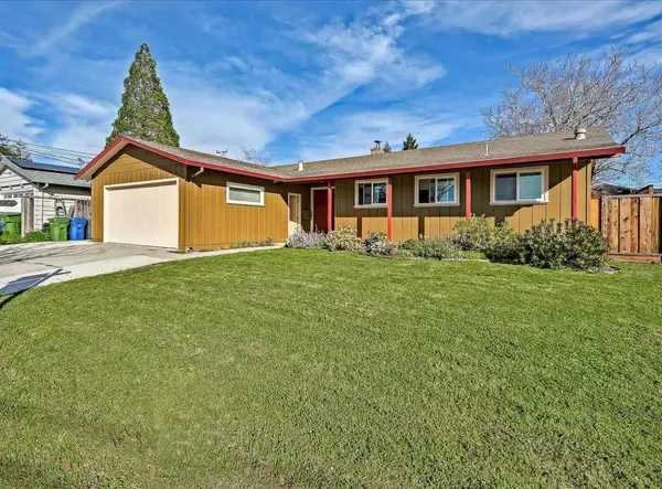 5048 Thurber LN, Santa Cruz, CA 95065