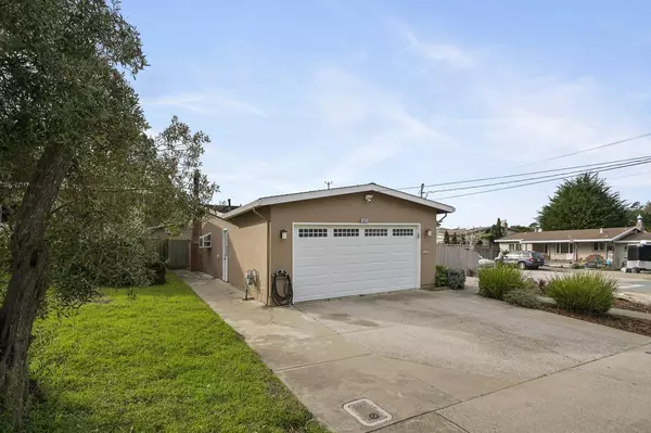 Pacifica, CA 94044,1032 Crespi DR