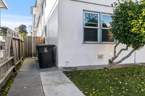 Burlingame, CA 94010,1105 Paloma AVE