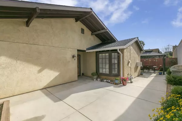 Gilroy, CA 95020,439 Hadley CT