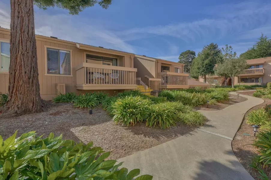 300 Glenwood CIR 309, Monterey, CA 93940