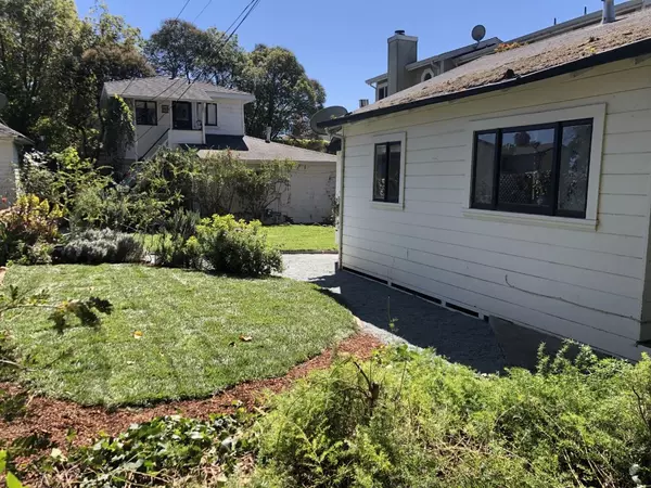 709 El Salto DR, Capitola, CA 95010