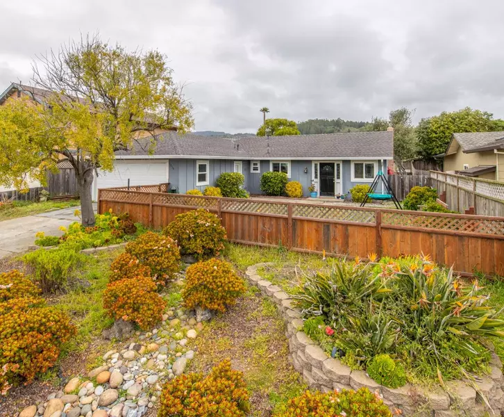 1511 Hawser LN, Half Moon Bay, CA 94019