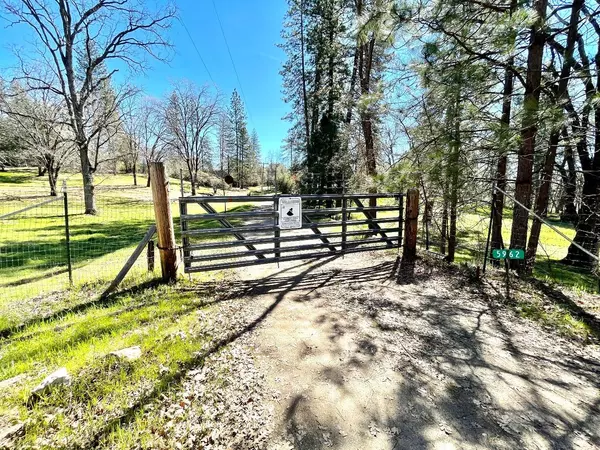 Mariposa, CA 95338,5962 Evergreen LN