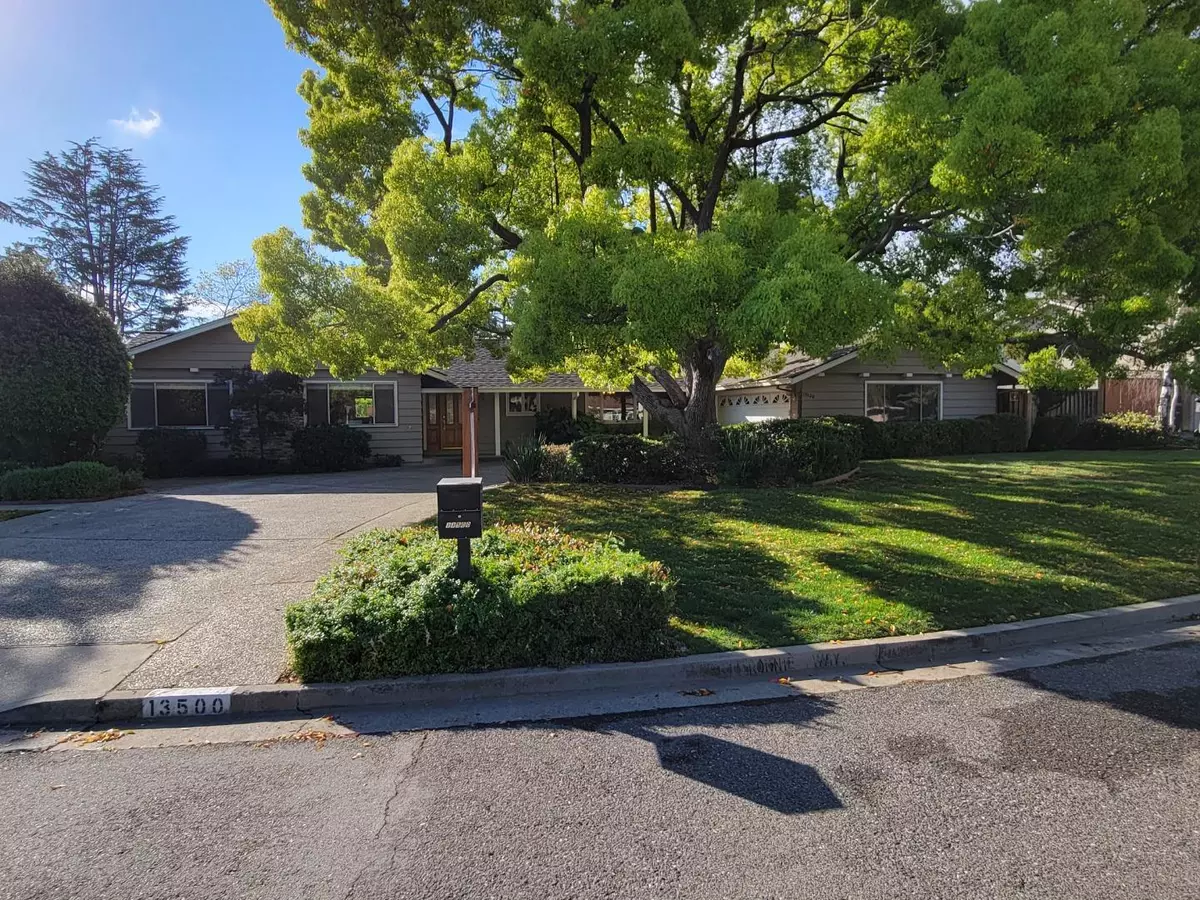 Saratoga, CA 95070,13500 Ronnie WAY