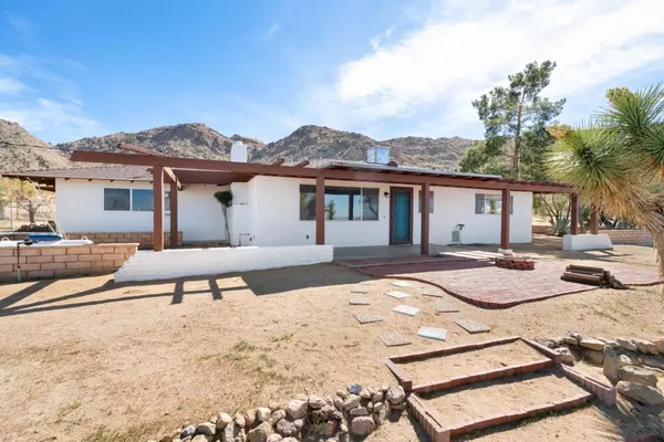 Joshua Tree, CA 92252,60631 Mountain View TRL