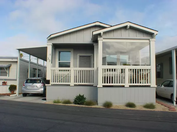 1146 Birch 33, Seaside, CA 93955