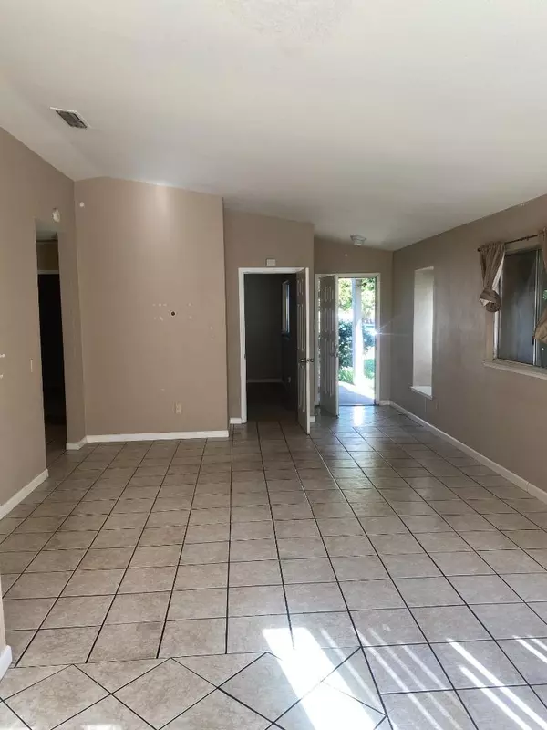 Sacramento, CA 95823,8068 Kingsdale WAY