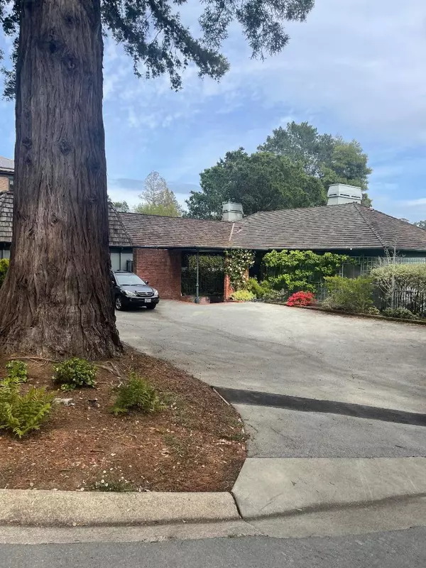 2225 Forest View AVE, Hillsborough, CA 94010