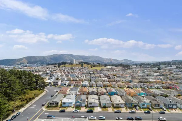 Daly City, CA 94015,211 Lakeshire DR