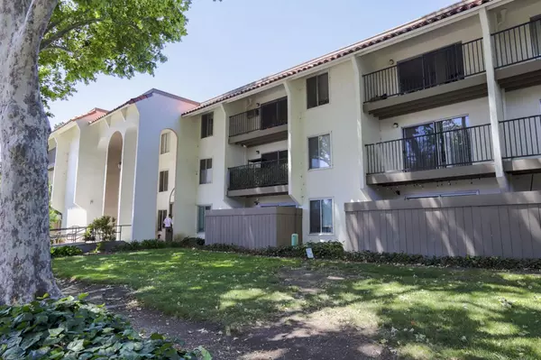 Santa Clara, CA 95051,1720 Halford AVE 322