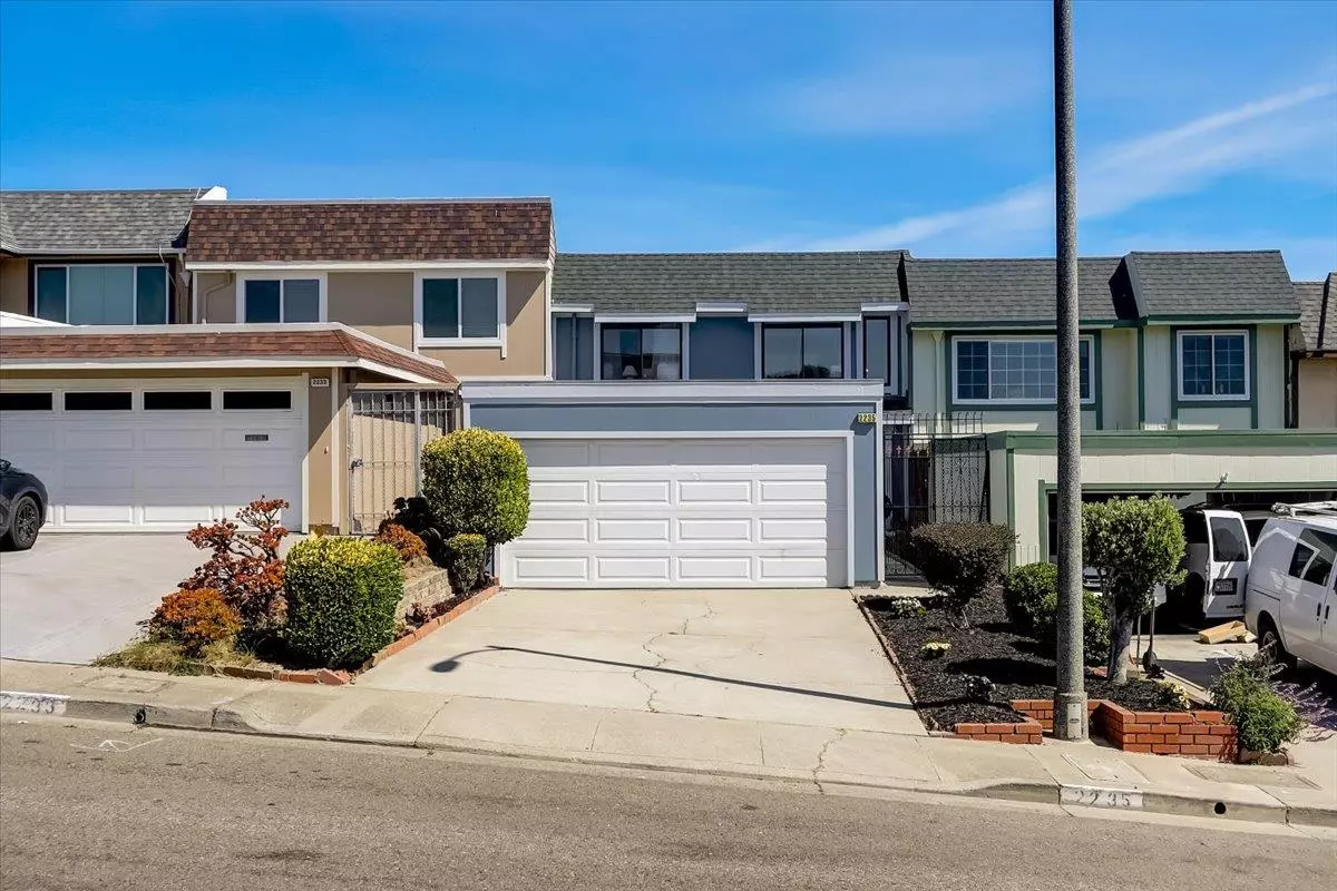 South San Francisco, CA 94080,2235 Greendale DR