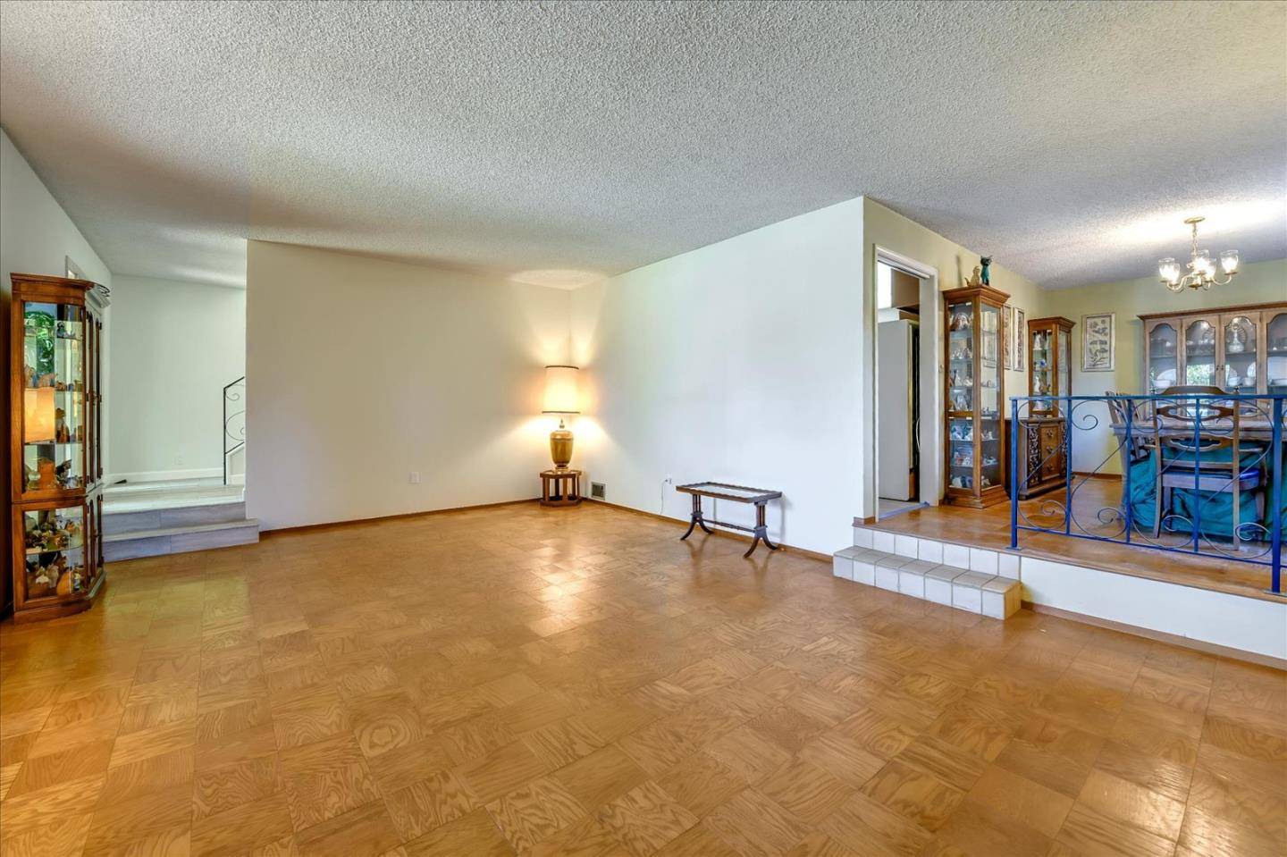 Mountain View, CA 94040,1187 Fairbrook DR