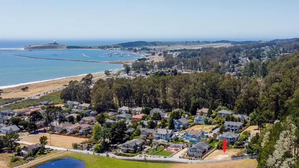 481 Cortez AVE, Half Moon Bay, CA 94019