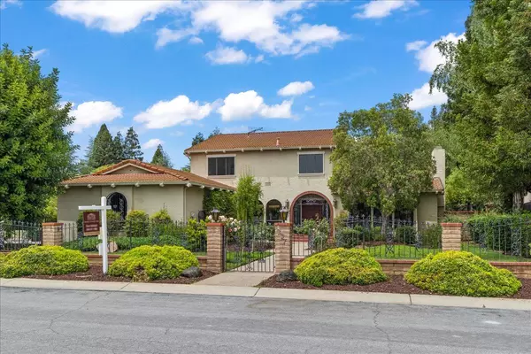 237 Delphi CIR, Los Altos, CA 94022