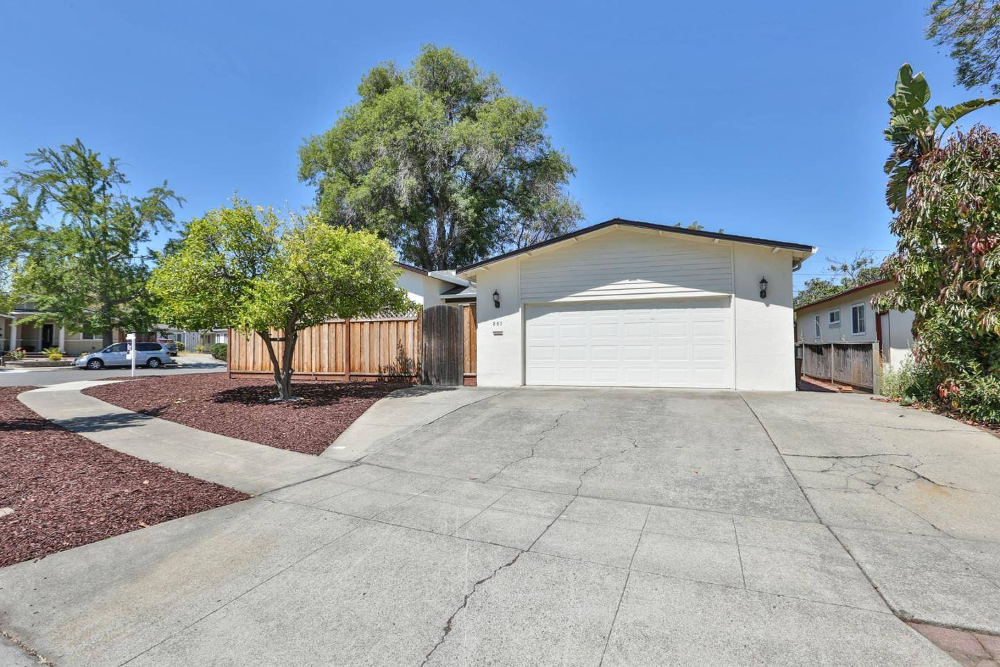 Cupertino, CA 95014,885 Betlin AVE
