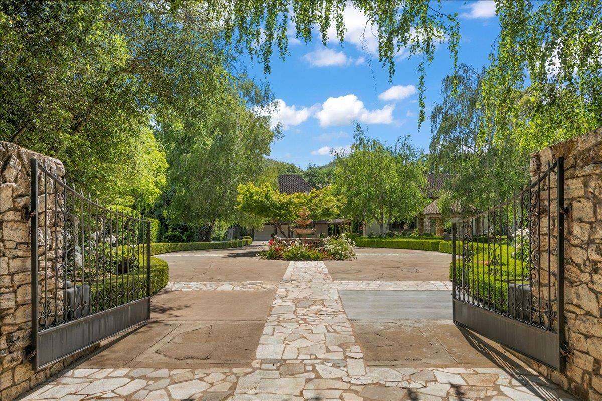 Morgan Hill, CA 95037,15005 Osborne CT