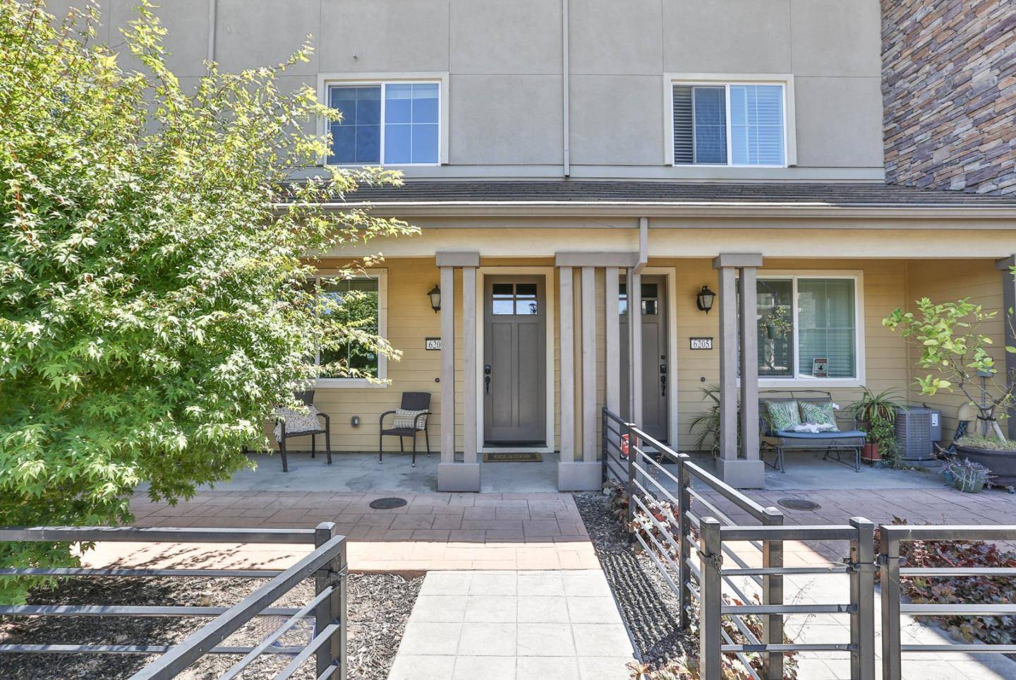 San Jose, CA 95123,6209 White Moonstone CT