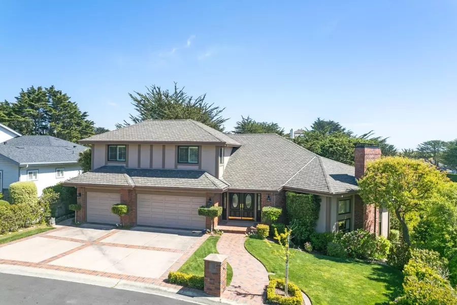 12 Fairway PL, Half Moon Bay, CA 94019