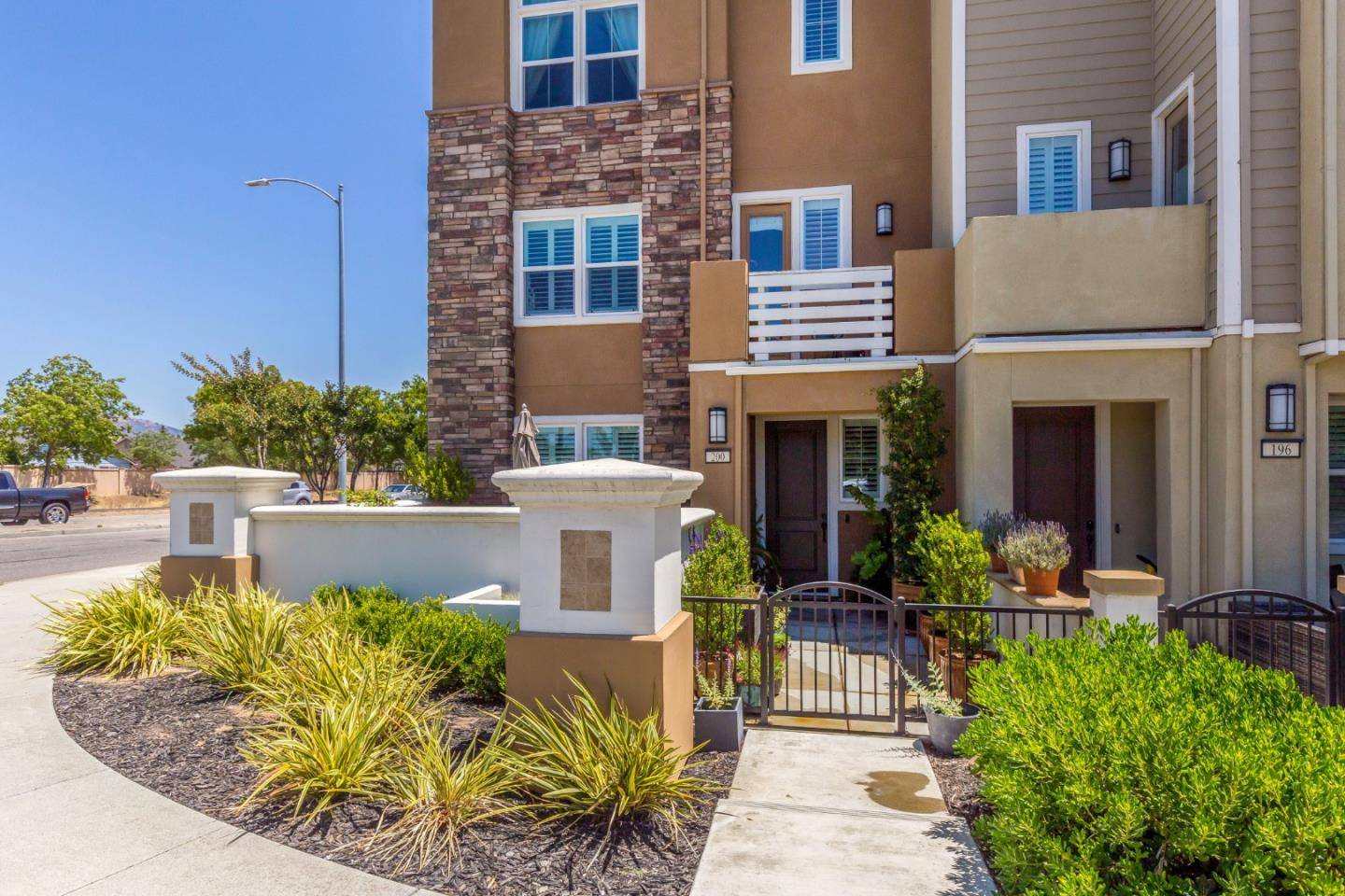 Morgan Hill, CA 95037,200 E Main AVE