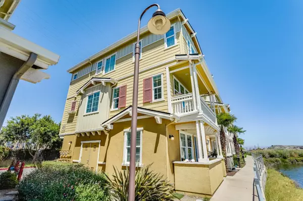 Redwood City, CA 94063,660 Sea Anchor Drive DR 2701