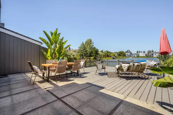 14 Admiralty PL, Redwood Shores, CA 94065