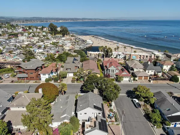 Capitola, CA 95010,5075 Emerald ST