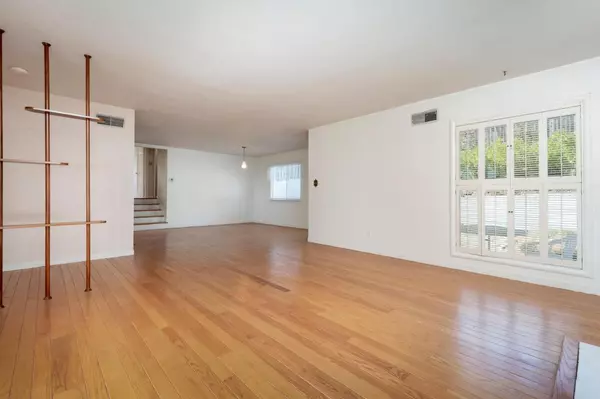 Burlingame, CA 94010,1517 La Mesa DR