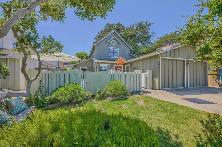 745 Sinex AVE, Pacific Grove, CA 93950