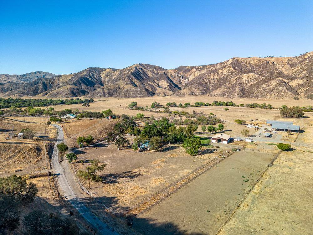 Paicines, CA 95043,10001 Willow Creek RD
